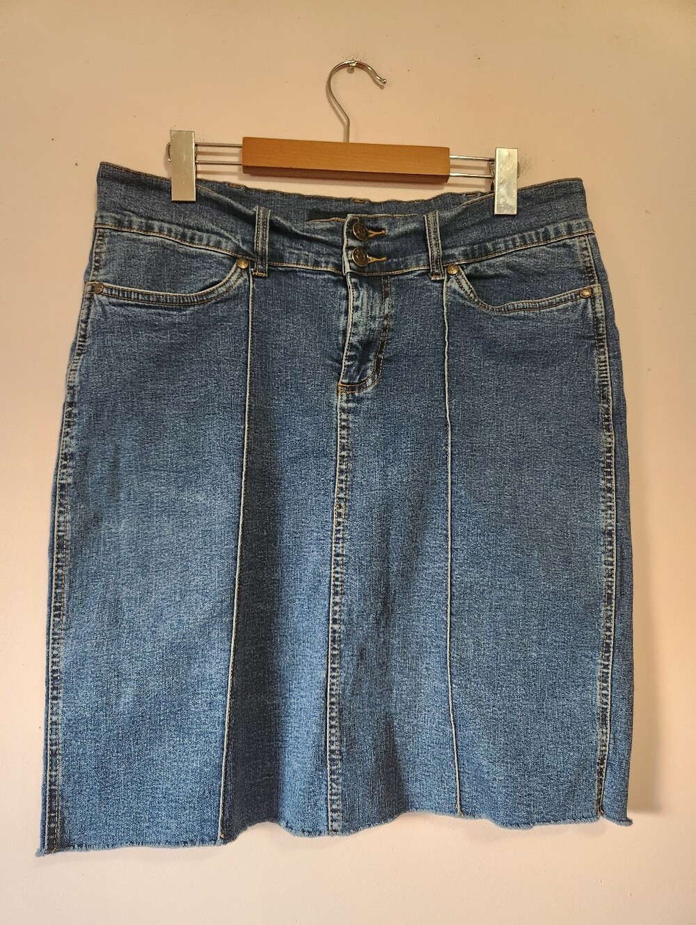 ​Y2K Urban Star Raw Hem Stretch Denim Skirt Size 12 Double Button